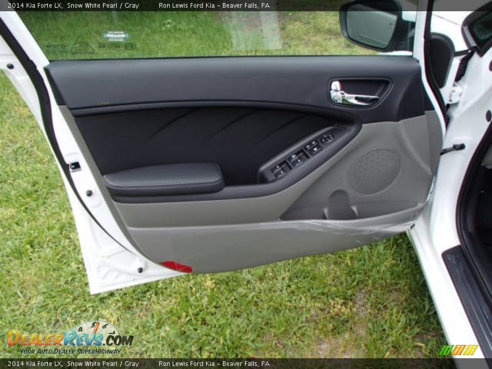 2014 Kia Forte LX Snow White Pearl / Gray Photo #12