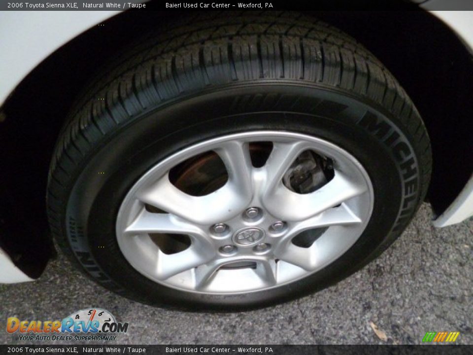 2006 Toyota Sienna XLE Natural White / Taupe Photo #9