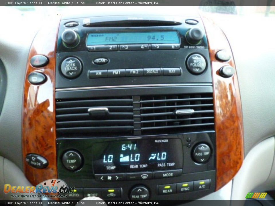 2006 Toyota Sienna XLE Natural White / Taupe Photo #19