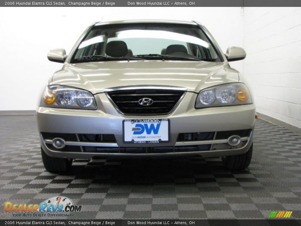 2006 Hyundai Elantra GLS Sedan Champagne Beige / Beige Photo #2