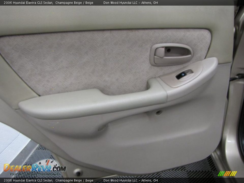 2006 Hyundai Elantra GLS Sedan Champagne Beige / Beige Photo #12