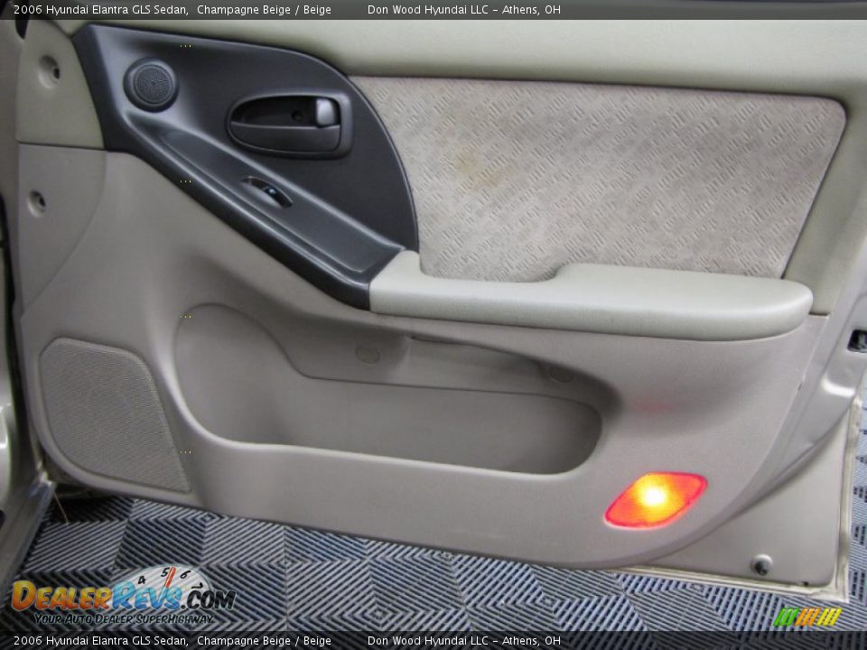 2006 Hyundai Elantra GLS Sedan Champagne Beige / Beige Photo #14
