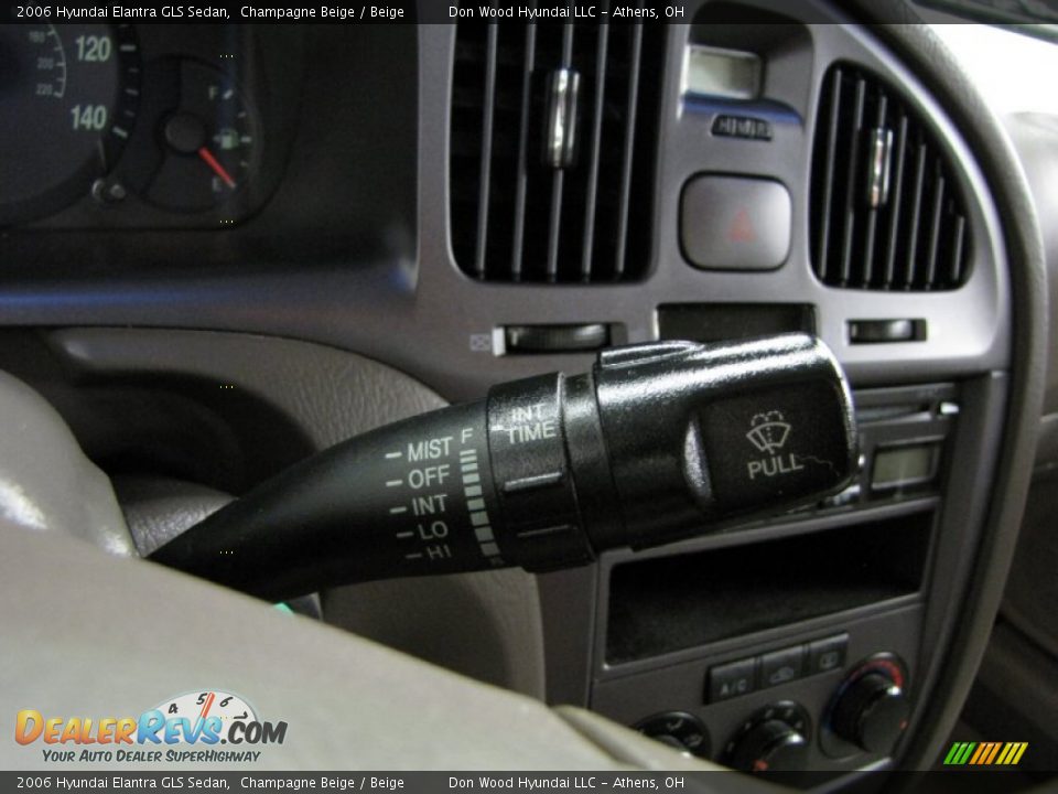 2006 Hyundai Elantra GLS Sedan Champagne Beige / Beige Photo #17