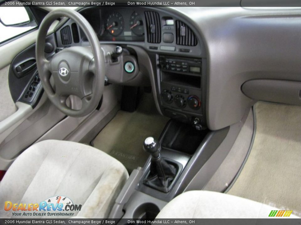 2006 Hyundai Elantra GLS Sedan Champagne Beige / Beige Photo #21