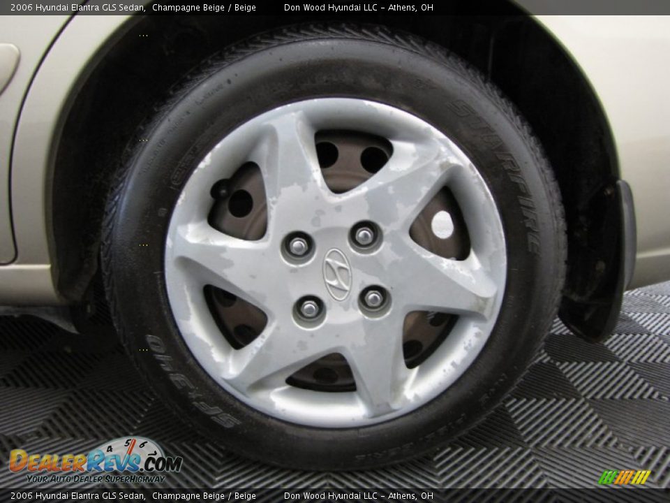 2006 Hyundai Elantra GLS Sedan Champagne Beige / Beige Photo #25