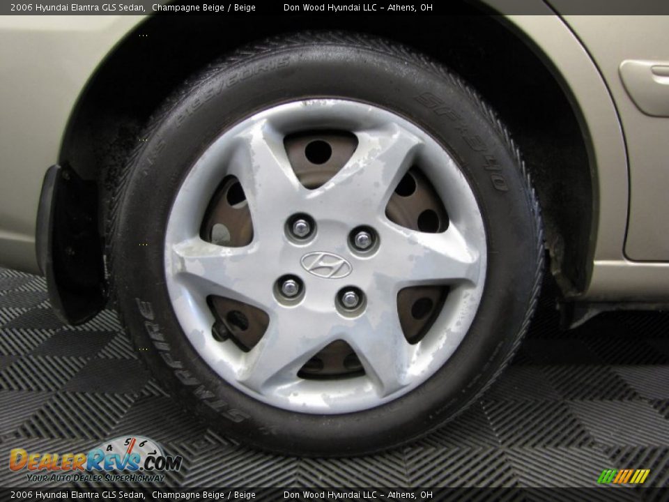 2006 Hyundai Elantra GLS Sedan Champagne Beige / Beige Photo #26