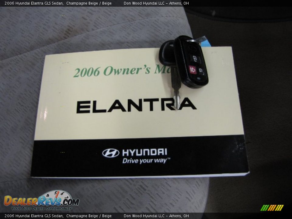 2006 Hyundai Elantra GLS Sedan Champagne Beige / Beige Photo #28