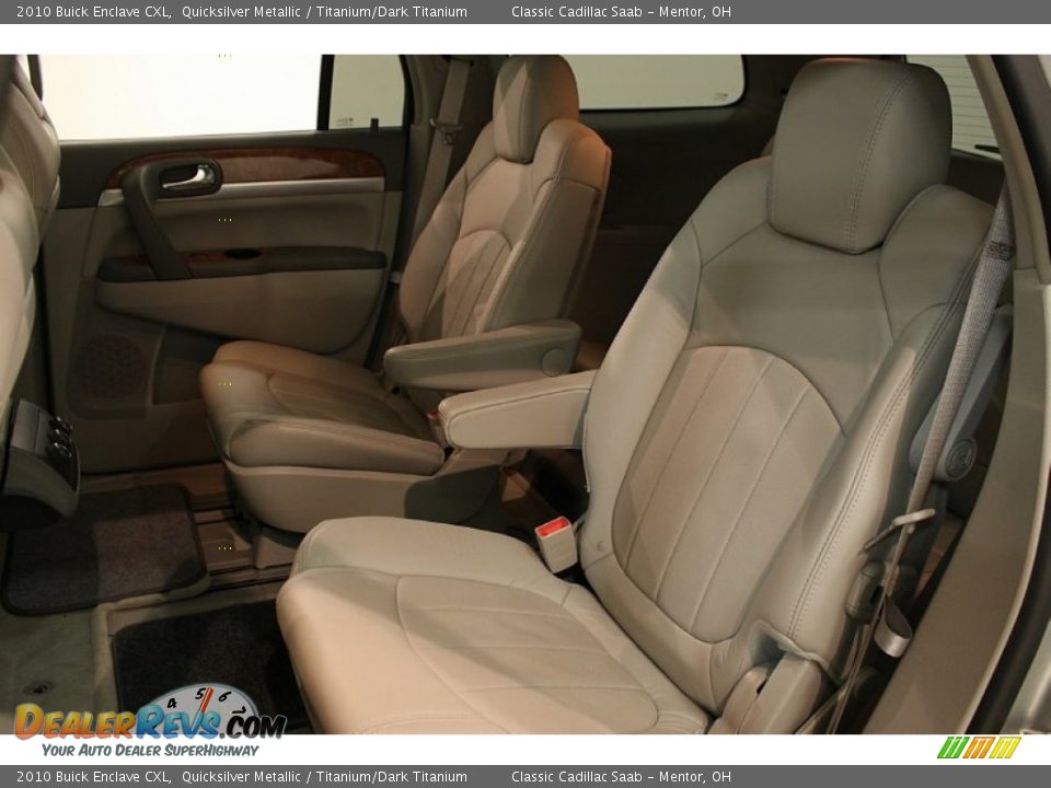 2010 Buick Enclave CXL Quicksilver Metallic / Titanium/Dark Titanium Photo #26
