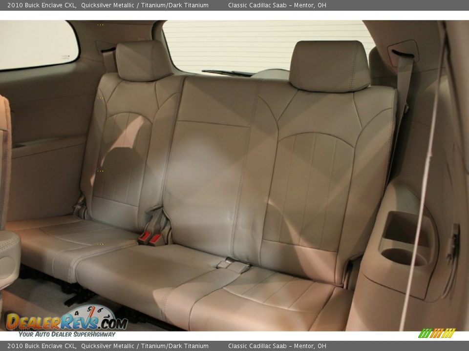 2010 Buick Enclave CXL Quicksilver Metallic / Titanium/Dark Titanium Photo #27