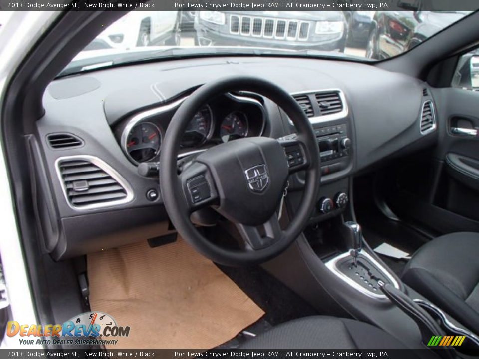 2013 Dodge Avenger SE New Bright White / Black Photo #10