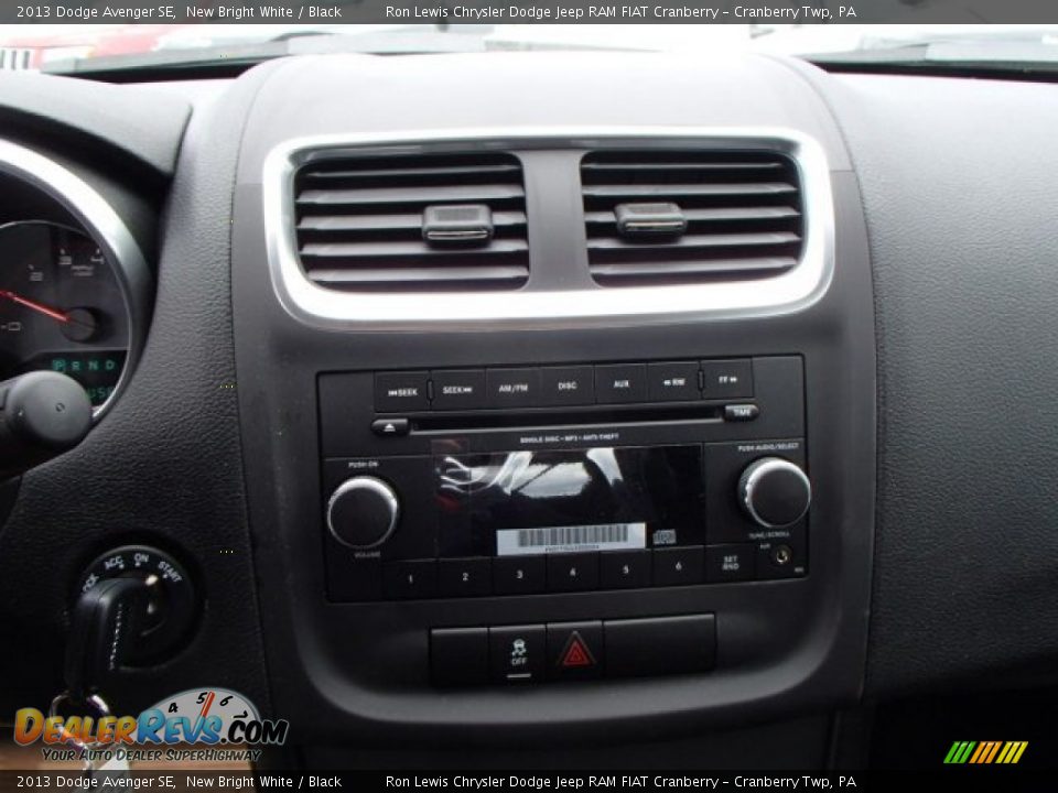 2013 Dodge Avenger SE New Bright White / Black Photo #16