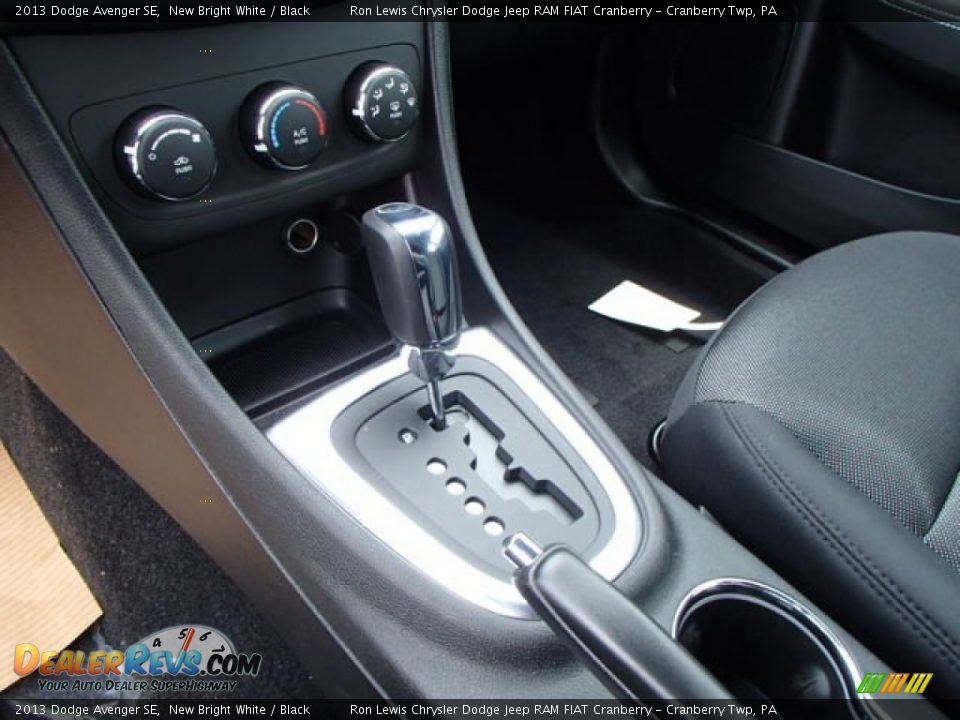 2013 Dodge Avenger SE New Bright White / Black Photo #18