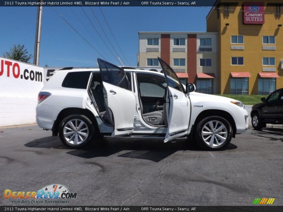 2013 Toyota Highlander Hybrid Limited 4WD Blizzard White Pearl / Ash Photo #10