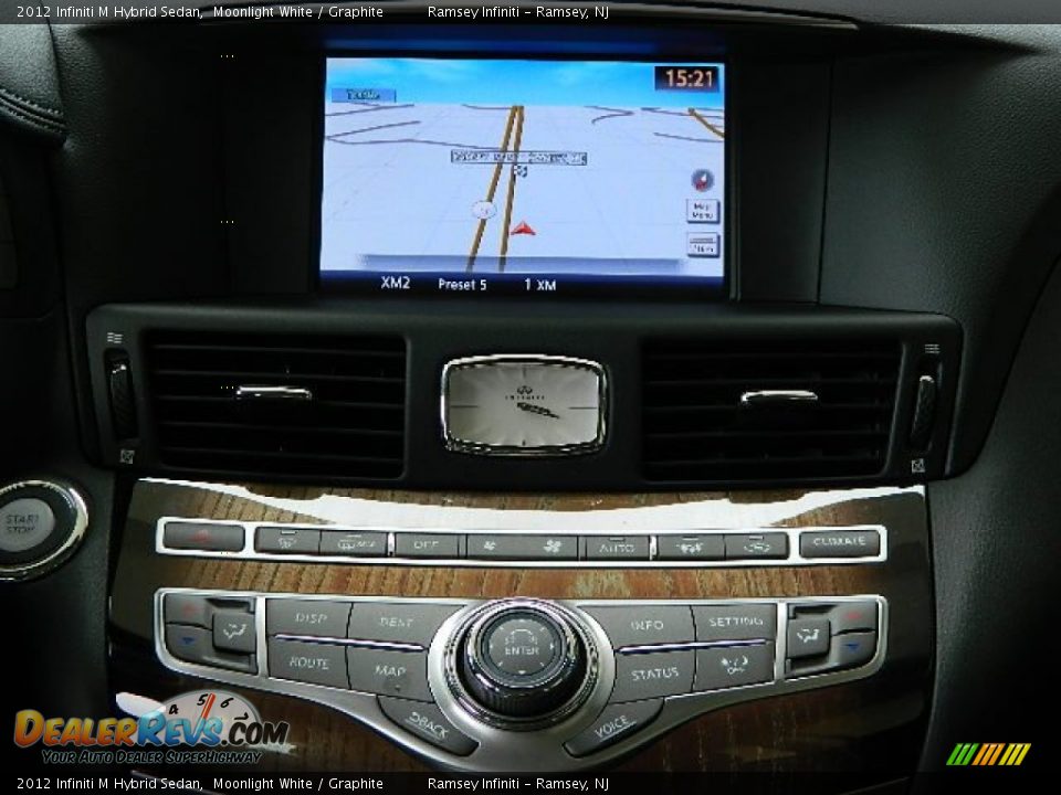 Controls of 2012 Infiniti M Hybrid Sedan Photo #16