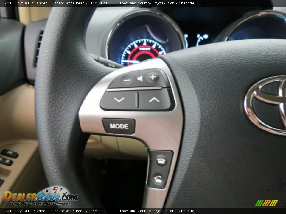 2013 Toyota Highlander Blizzard White Pearl / Sand Beige Photo #14