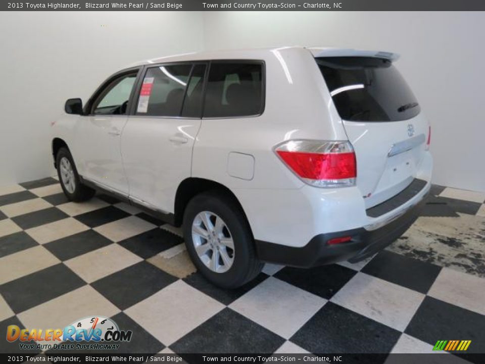 2013 Toyota Highlander Blizzard White Pearl / Sand Beige Photo #19