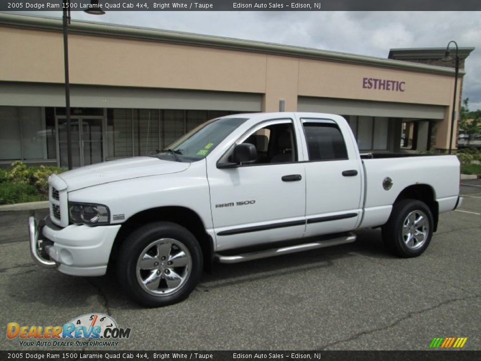 2005 Dodge Ram 1500 Laramie Quad Cab 4x4 Bright White / Taupe Photo #1