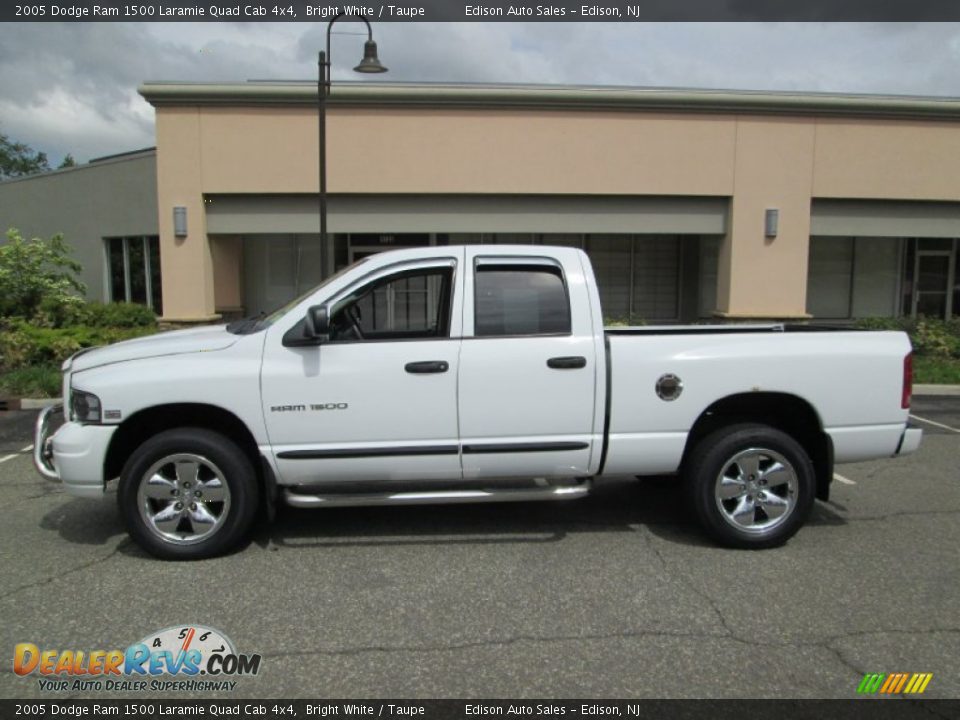 2005 Dodge Ram 1500 Laramie Quad Cab 4x4 Bright White / Taupe Photo #3