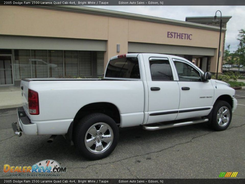 2005 Dodge Ram 1500 Laramie Quad Cab 4x4 Bright White / Taupe Photo #9