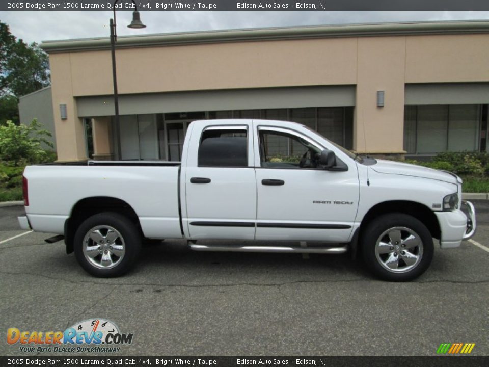 2005 Dodge Ram 1500 Laramie Quad Cab 4x4 Bright White / Taupe Photo #10