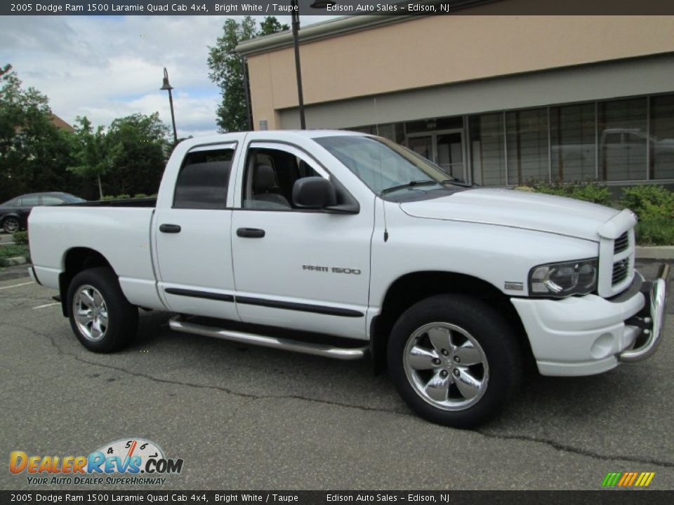 2005 Dodge Ram 1500 Laramie Quad Cab 4x4 Bright White / Taupe Photo #11