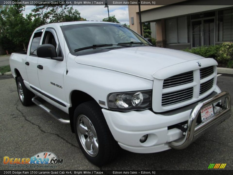 2005 Dodge Ram 1500 Laramie Quad Cab 4x4 Bright White / Taupe Photo #12