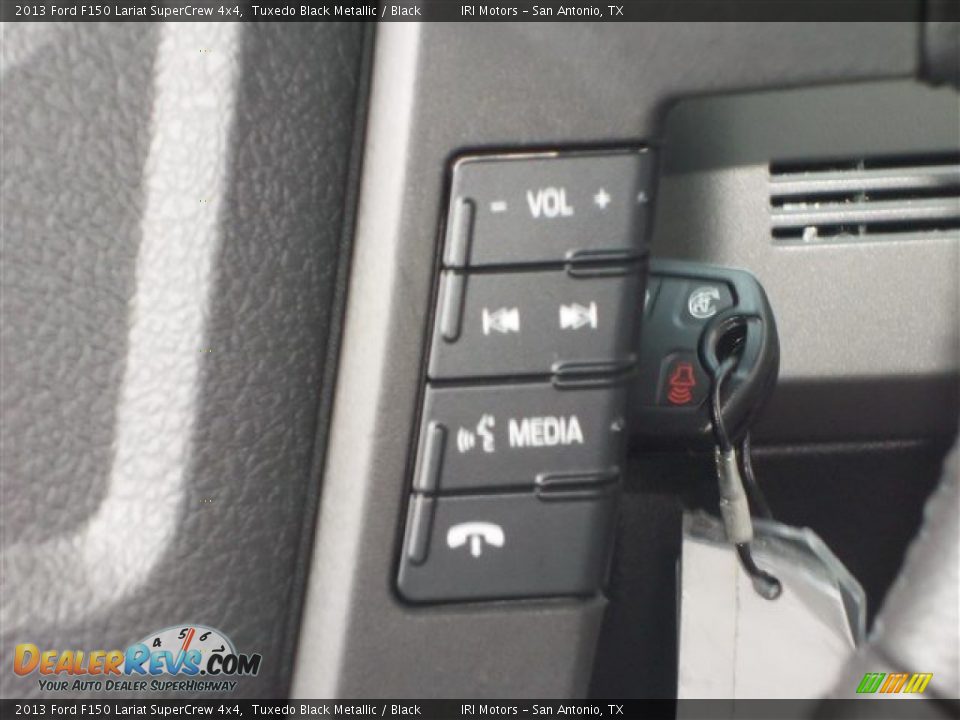 2013 Ford F150 Lariat SuperCrew 4x4 Tuxedo Black Metallic / Black Photo #22