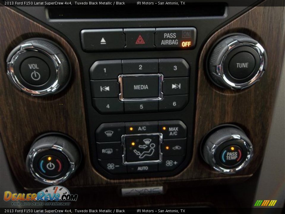 2013 Ford F150 Lariat SuperCrew 4x4 Tuxedo Black Metallic / Black Photo #29
