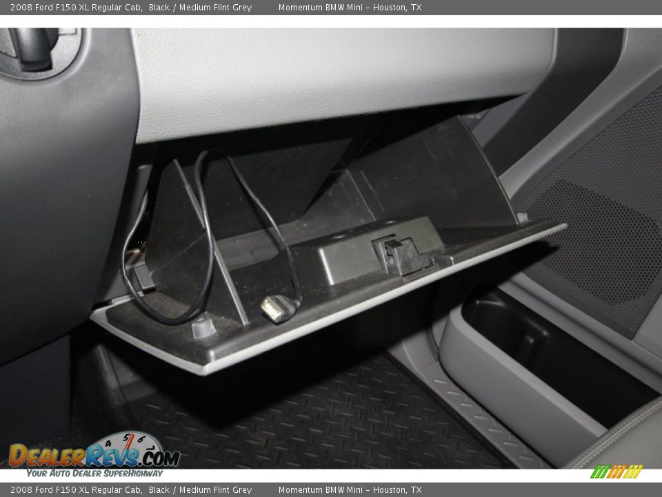 2008 Ford F150 XL Regular Cab Black / Medium Flint Grey Photo #15