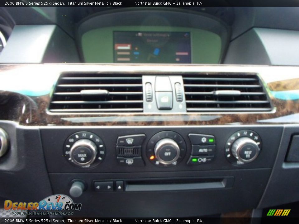 2006 BMW 5 Series 525xi Sedan Titanium Silver Metallic / Black Photo #16