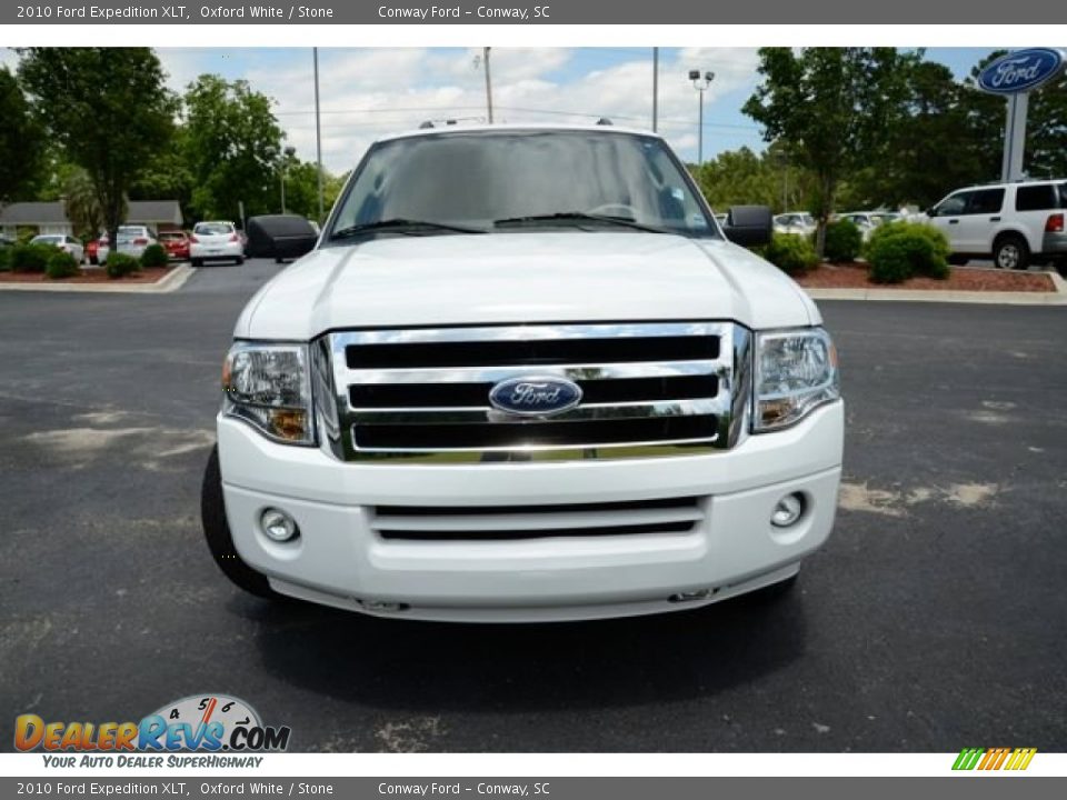 2010 Ford Expedition XLT Oxford White / Stone Photo #2