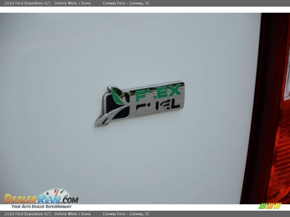 2010 Ford Expedition XLT Oxford White / Stone Photo #12