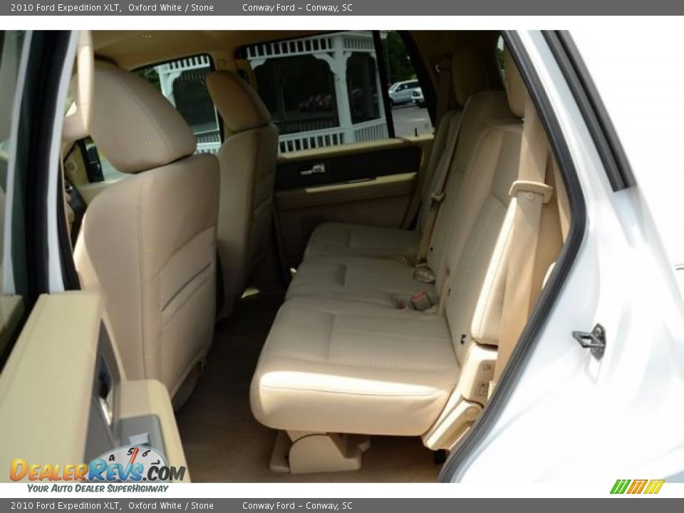 2010 Ford Expedition XLT Oxford White / Stone Photo #14