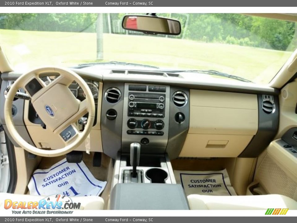2010 Ford Expedition XLT Oxford White / Stone Photo #16