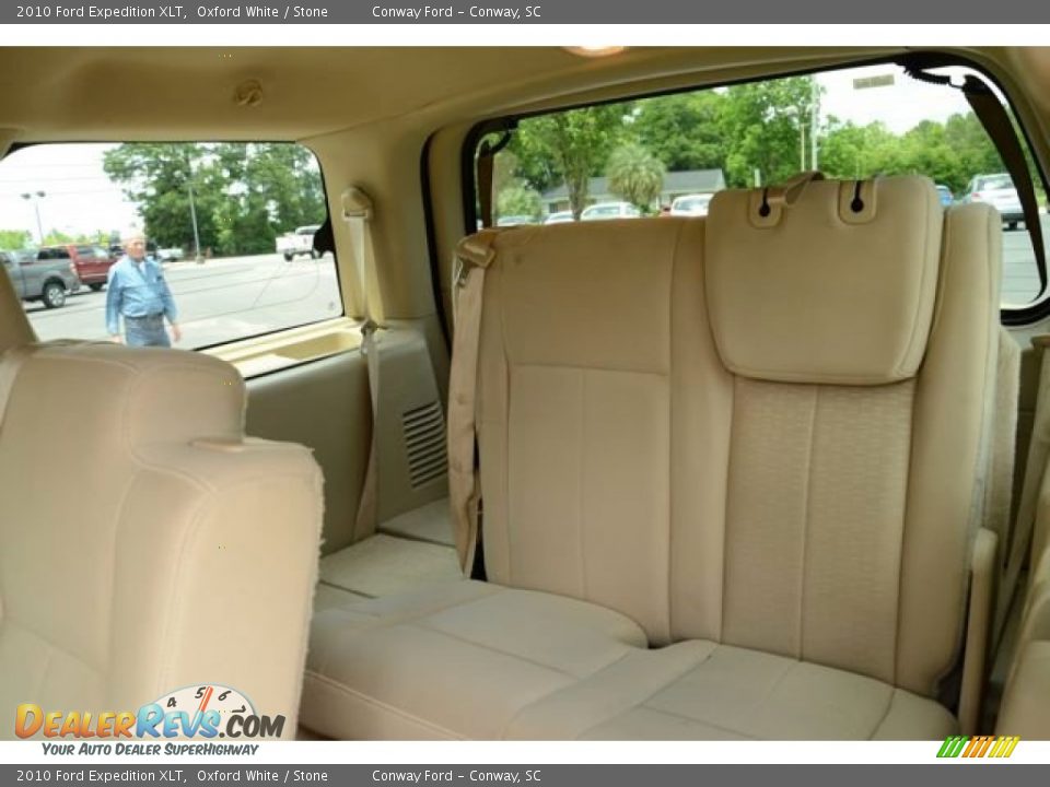 2010 Ford Expedition XLT Oxford White / Stone Photo #17