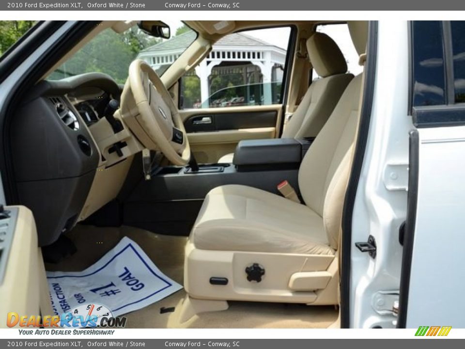 2010 Ford Expedition XLT Oxford White / Stone Photo #22