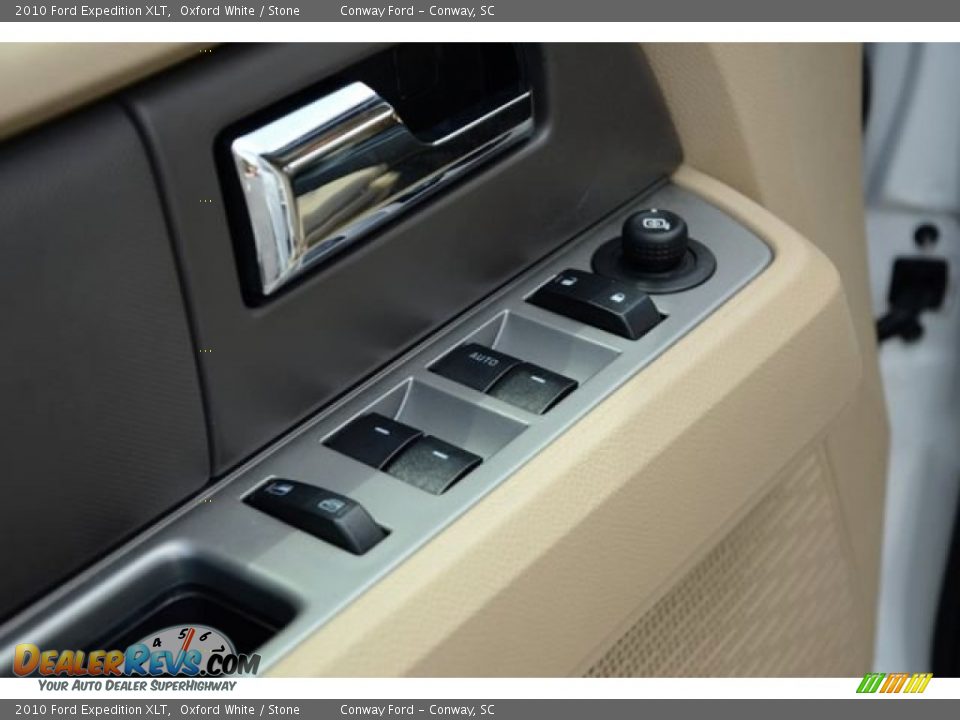 2010 Ford Expedition XLT Oxford White / Stone Photo #23