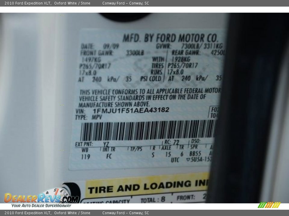 2010 Ford Expedition XLT Oxford White / Stone Photo #30