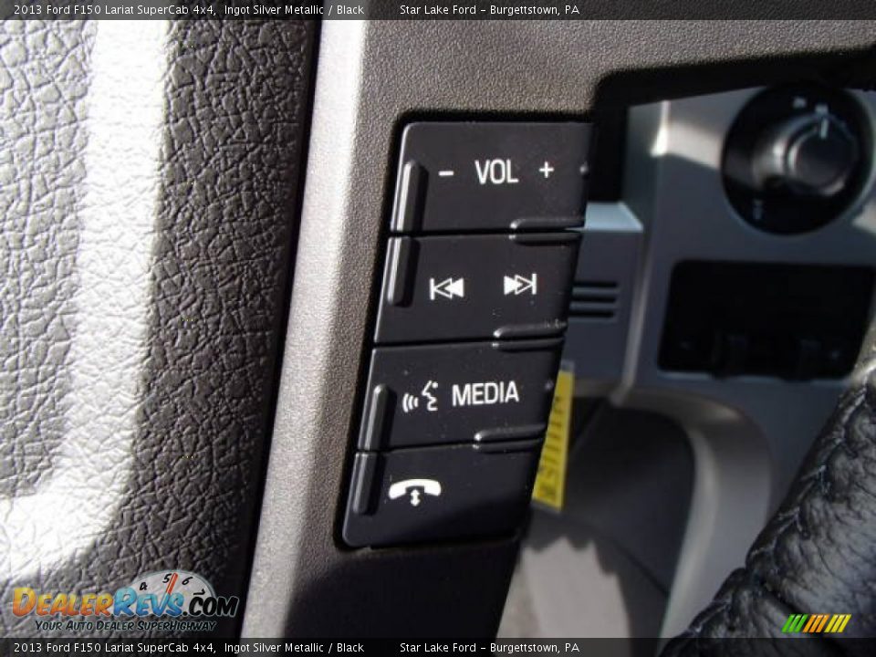 Controls of 2013 Ford F150 Lariat SuperCab 4x4 Photo #23