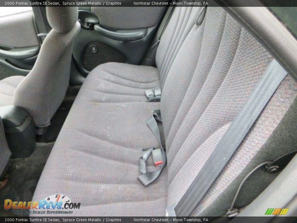 Rear Seat of 2000 Pontiac Sunfire SE Sedan Photo #8