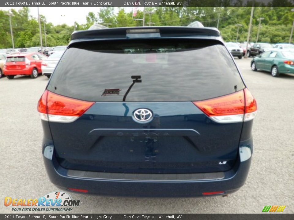 2011 Toyota Sienna LE South Pacific Blue Pearl / Light Gray Photo #5
