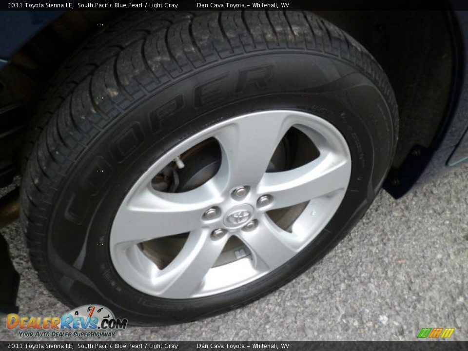 2011 Toyota Sienna LE South Pacific Blue Pearl / Light Gray Photo #7