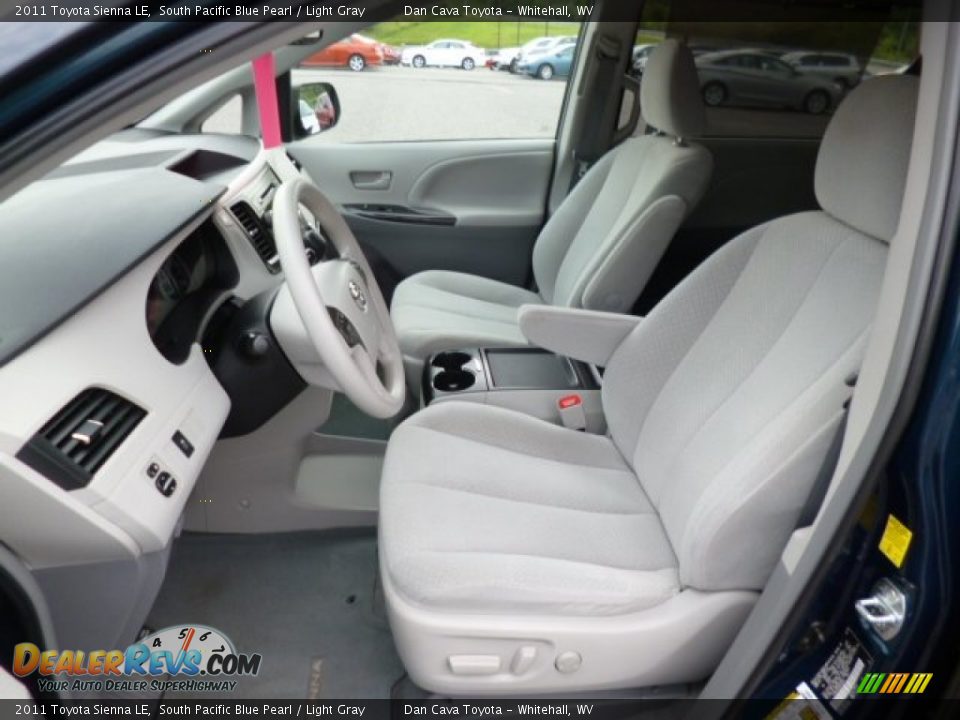 2011 Toyota Sienna LE South Pacific Blue Pearl / Light Gray Photo #10