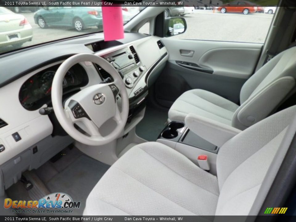 2011 Toyota Sienna LE South Pacific Blue Pearl / Light Gray Photo #11