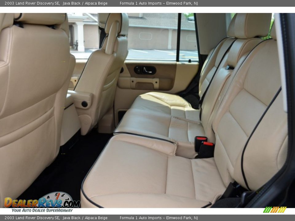 Rear Seat of 2003 Land Rover Discovery SE Photo #11