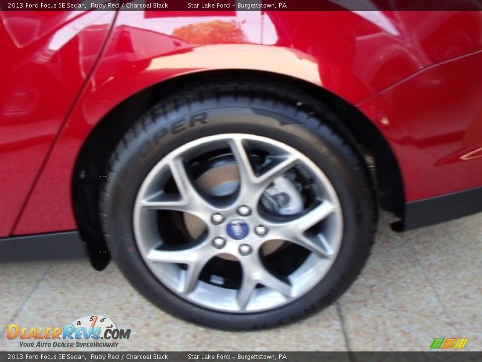 2013 Ford Focus SE Sedan Ruby Red / Charcoal Black Photo #8