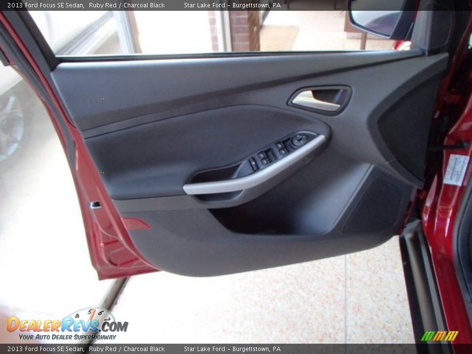 2013 Ford Focus SE Sedan Ruby Red / Charcoal Black Photo #11