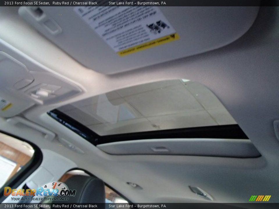 2013 Ford Focus SE Sedan Ruby Red / Charcoal Black Photo #16