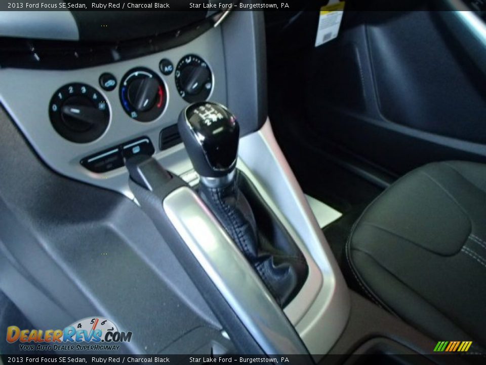 2013 Ford Focus SE Sedan Ruby Red / Charcoal Black Photo #18