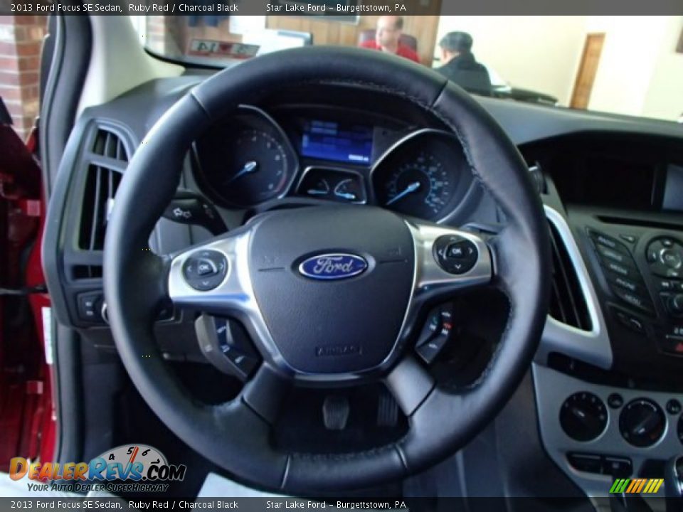 2013 Ford Focus SE Sedan Ruby Red / Charcoal Black Photo #20